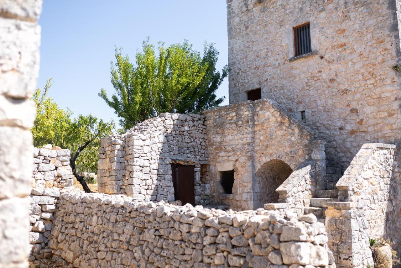 Masseria Montepaolo Dimora Di Charme กอนแวร์ซาโน ภายนอก รูปภาพ