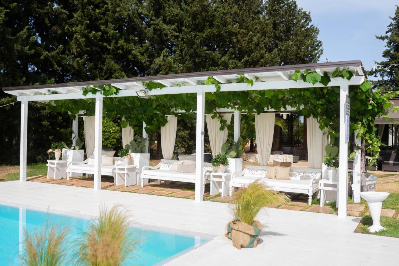 Masseria Montepaolo Dimora Di Charme กอนแวร์ซาโน ภายนอก รูปภาพ