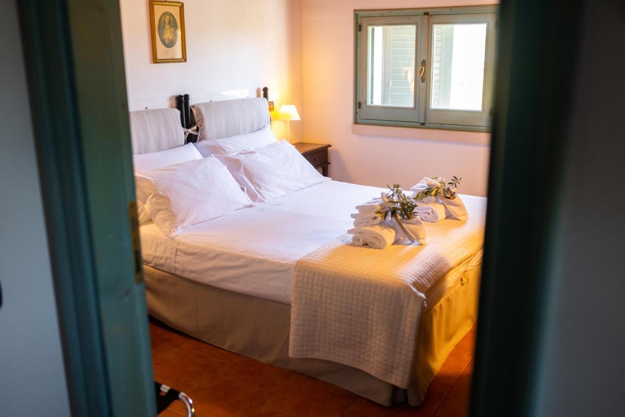 Masseria Montepaolo Dimora Di Charme กอนแวร์ซาโน ภายนอก รูปภาพ
