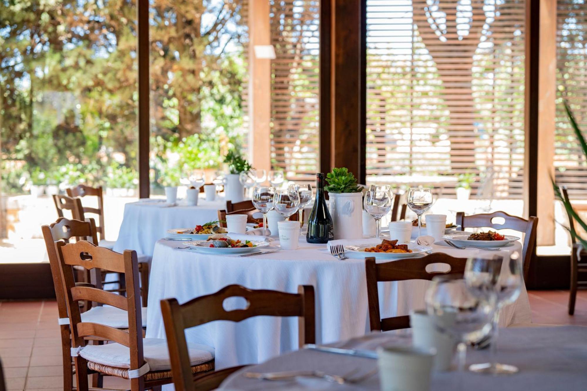 Masseria Montepaolo Dimora Di Charme กอนแวร์ซาโน ภายนอก รูปภาพ