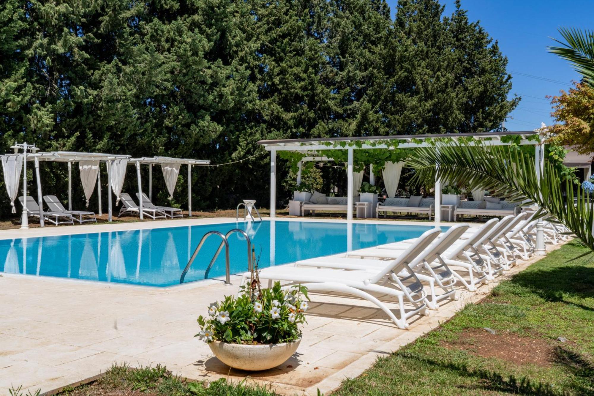 Masseria Montepaolo Dimora Di Charme กอนแวร์ซาโน ภายนอก รูปภาพ