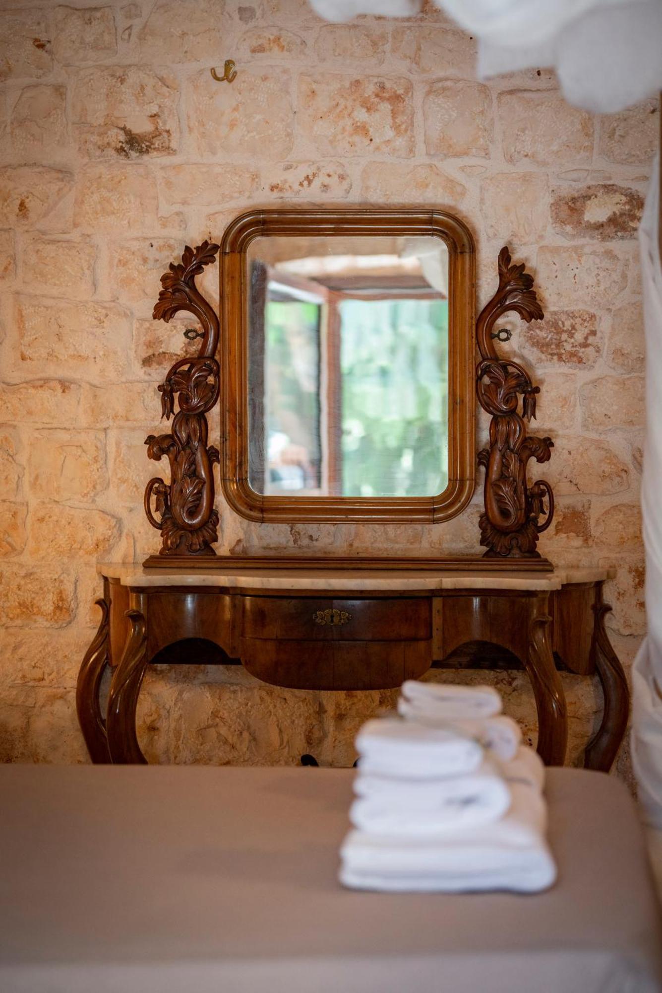 Masseria Montepaolo Dimora Di Charme กอนแวร์ซาโน ภายนอก รูปภาพ