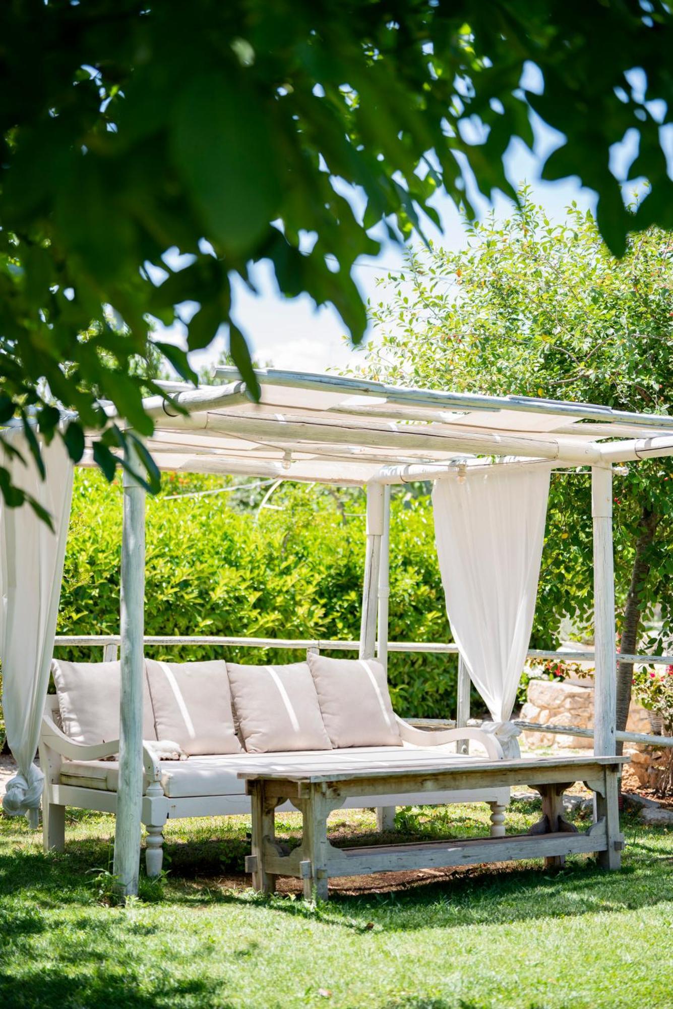 Masseria Montepaolo Dimora Di Charme กอนแวร์ซาโน ภายนอก รูปภาพ